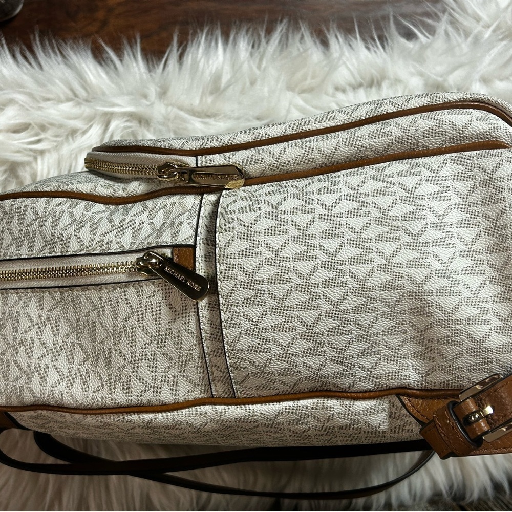 Michael Kors Abbey Fashion Backpack In Vanilla/Acorn - Picture 8 of 14
